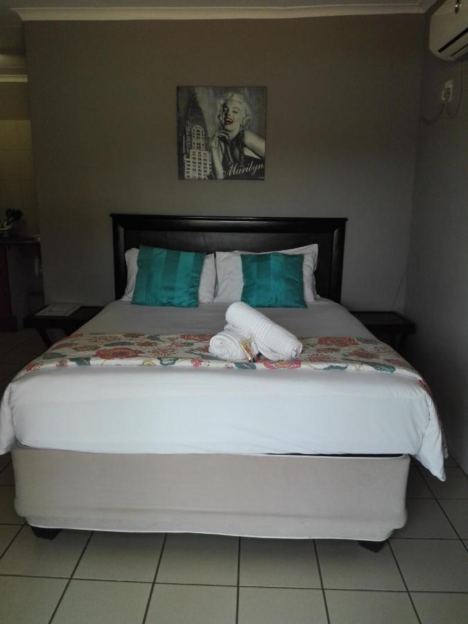 Waterside Lodge CC Piet Retief Eksteriør billede